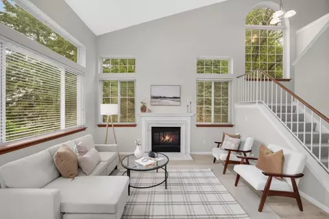 2198 Water Lilly Ln, Eagan, MN 55122