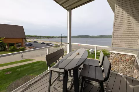 1215 N Lakeshore Dr #210, Lake City, MN 55041
