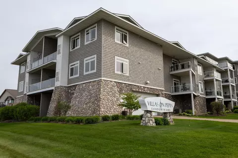 1215 N Lakeshore Dr #210, Lake City, MN 55041