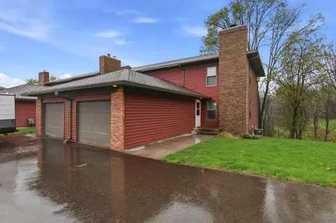531 Hunter Hill Rd, Hudson, WI 54016