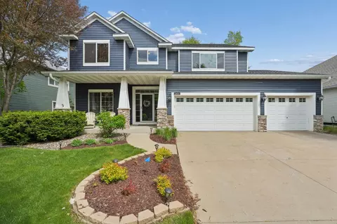 2413 Sandstone Dr, Woodbury, MN 55129