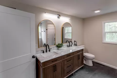 Bath - 17323 Smith Rd, Brainerd, MN 56401 photo 1 of 5