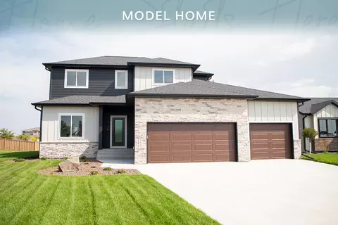 3606 Decorah Way S, Fargo, ND 58104