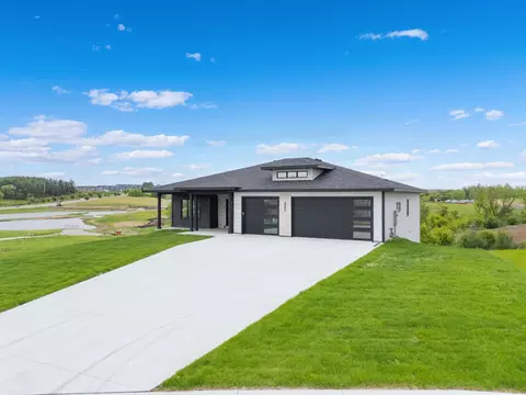 4904 Noble Dr NW, Rochester, MN 55901
