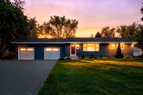 942 7th Ave E, Shakopee, MN 55379