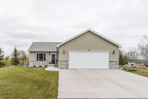 953 Red Willow Dr, Frazee, MN 56544