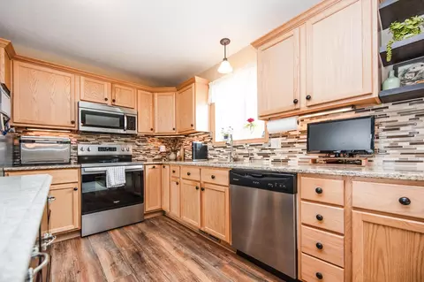 Kitchen - 953 Red Willow Dr, Frazee, MN 56544 photo 4 of 7