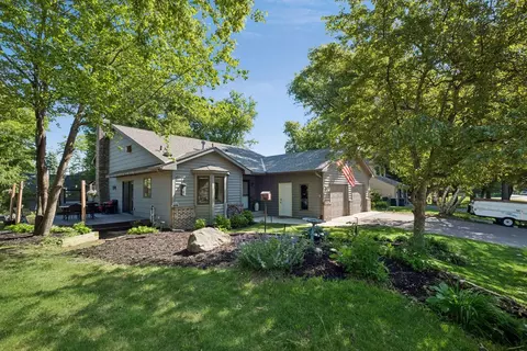 7993 172nd St W, Lakeville, MN 55044