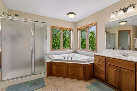 Bath - 3742 Crosscliffe Path, Rosemount, MN 55068 photo 2 of 5