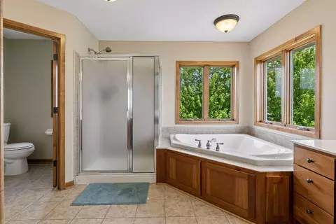 Bath - 3742 Crosscliffe Path, Rosemount, MN 55068 photo 3 of 5