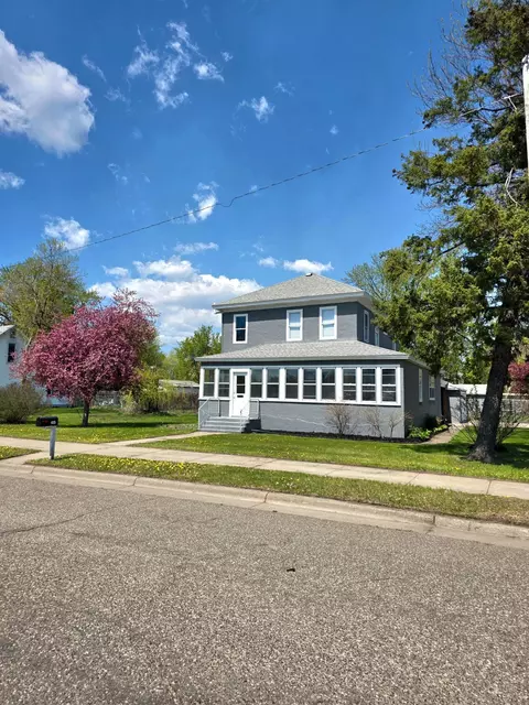 415 1st Ave NE, Little Falls, MN 56345