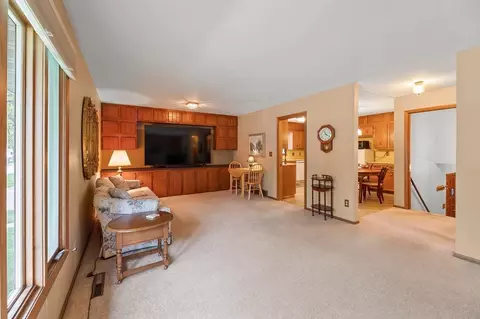 Living - 1501 16th Ave S, Fargo, ND 58103 photo 3 of 5