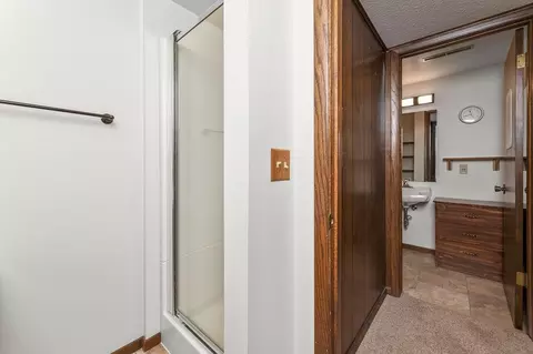 Bath - 1501 16th Ave S, Fargo, ND 58103 photo 4 of 4