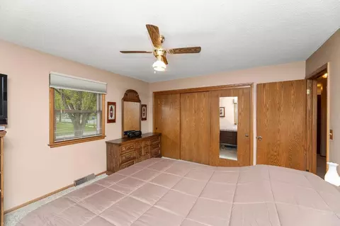 Bedroom - 1501 16th Ave S, Fargo, ND 58103 photo 4 of 4