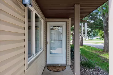 Exterior - 4681 Horten Pt, Eagan, MN 55122 photo 4 of 6