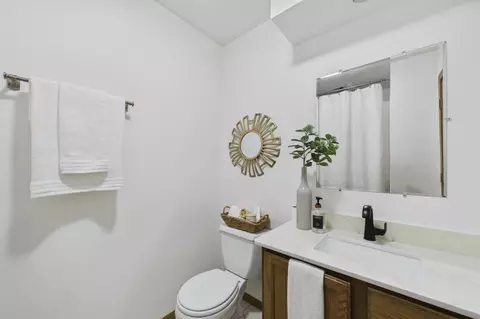 Bath - 6186 Ridgewood Rd, Mound, MN 55364 photo 2 of 2