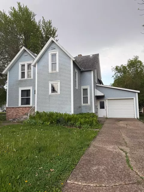 508 E Iowa St, Elmore, MN 56027
