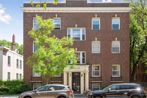 2733 Girard Ave S #305, Minneapolis, MN 55408