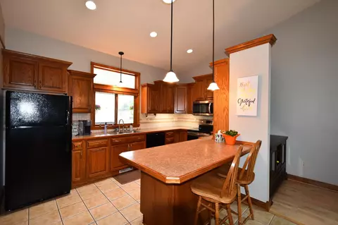 1001 W 6th St, Zumbrota, MN 55992