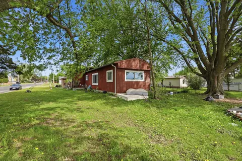 155 5th Ave NW, Elgin, MN 55932