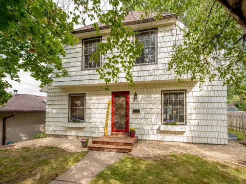 598 Clifford St, Saint Paul, MN 55104