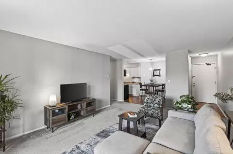 7412 W 22nd St #104, Saint Louis Park, MN 55426