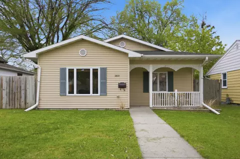 1810 5th Ave S, Fargo, ND 58103