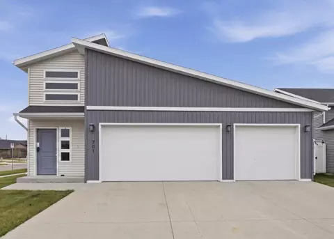 701 Albert Dr W, West Fargo, ND 58078