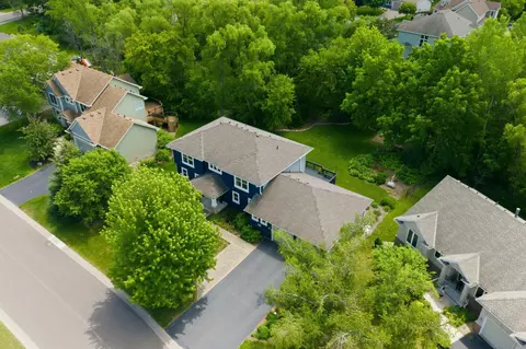 View/Area - 692 Shelerud Dr, Eagan, MN 55123 photo 3 of 9