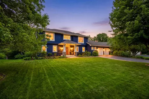 692 Shelerud Dr, Eagan, MN 55123
