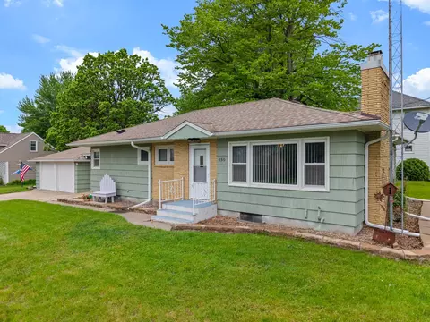 Exterior - 150 2nd Ave SE, Plainview, MN 55964 photo 2 of 6