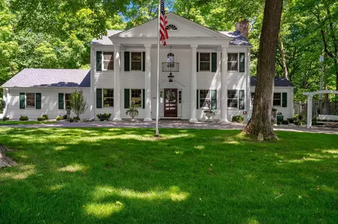 1330 Urbandale Ln N, Plymouth, MN 55447