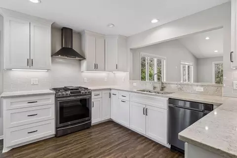 1691 Brueberry Ln, Arden Hills, MN 55112