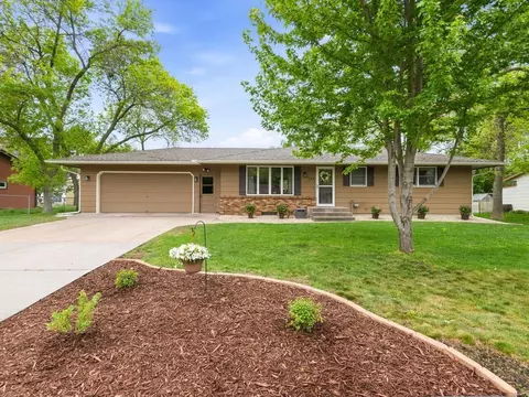 529 5 12 St NW, Elk River, MN 55330