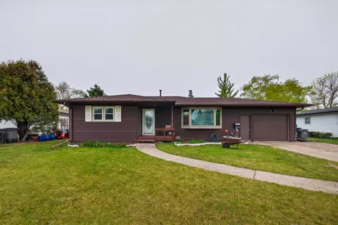 1107 24th Ave S, Moorhead, MN 56560