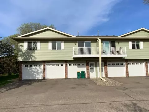 1030 Pond View Ct, Vadnais Heights, MN 55127
