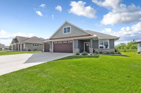 104 Dancing Waters Cir, Mankato, MN 56001