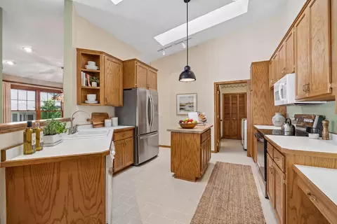 Kitchen - 804 Ivy Ln, Eagan, MN 55123 photo 1 of 2