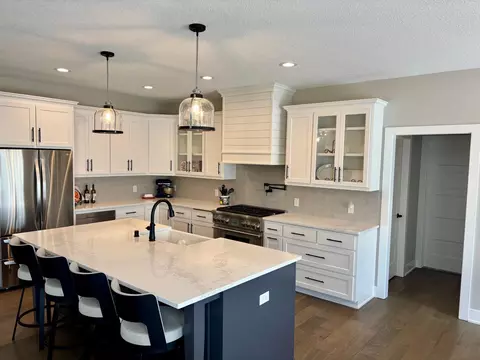 9613 W Wind Trl, Woodbury, MN 55129