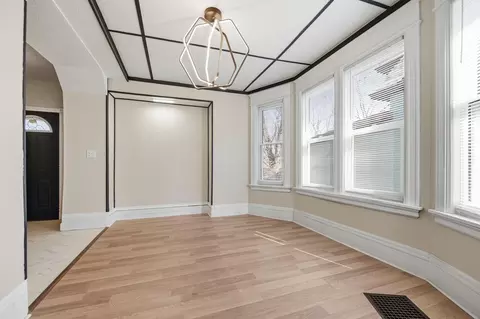 Living - 363 Geranium Ave E, Saint Paul, MN 55130 photo 6 of 7