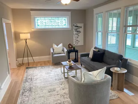 Living - 363 Geranium Ave E, Saint Paul, MN 55130 photo 3 of 7