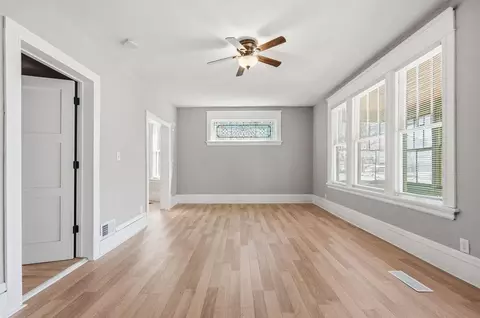 Living - 363 Geranium Ave E, Saint Paul, MN 55130 photo 5 of 7