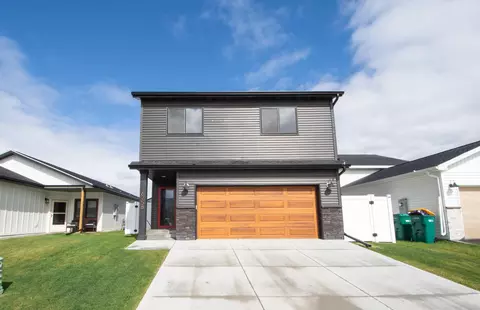6758 68th St S, Horace, ND 58047