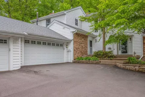 8771 Basswood Rd, Eden Prairie, MN 55344