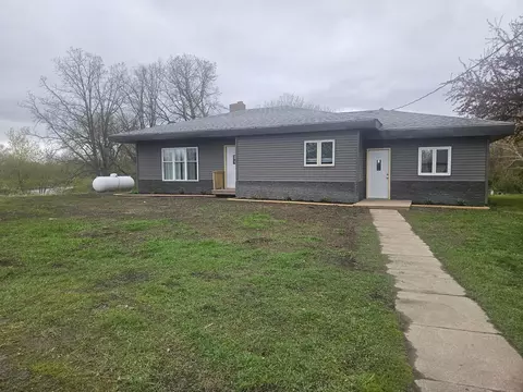 305 Water Ave S, Saint Hilaire, MN 56754