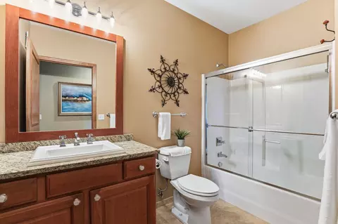 Bath - 4100 Spring St #201, Spring Park, MN 55384 photo 3 of 3