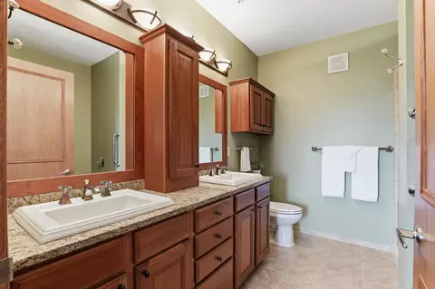 Bath - 4100 Spring St #201, Spring Park, MN 55384 photo 1 of 3