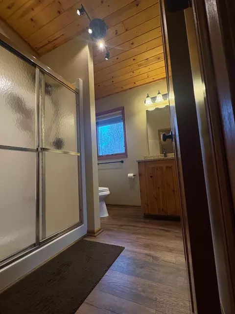 Bath - 940 Maple Crest Dr NW, Hackensack, MN 56452 photo 1 of 3