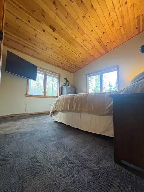 Bedroom - 940 Maple Crest Dr NW, Hackensack, MN 56452 photo 2 of 8