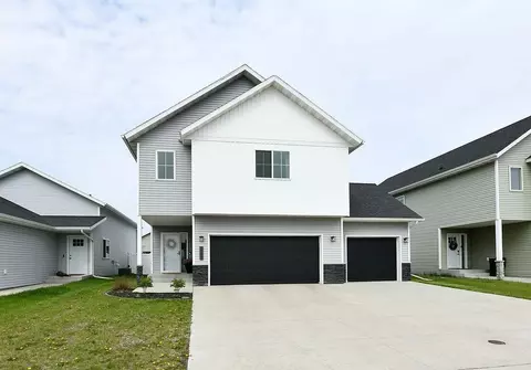 7345 23rd St S, Fargo, ND 58104